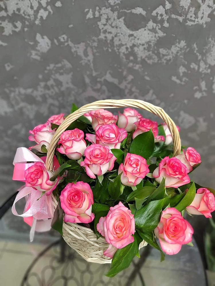 Цветочная композиция из Розы в корзине в Селезнево