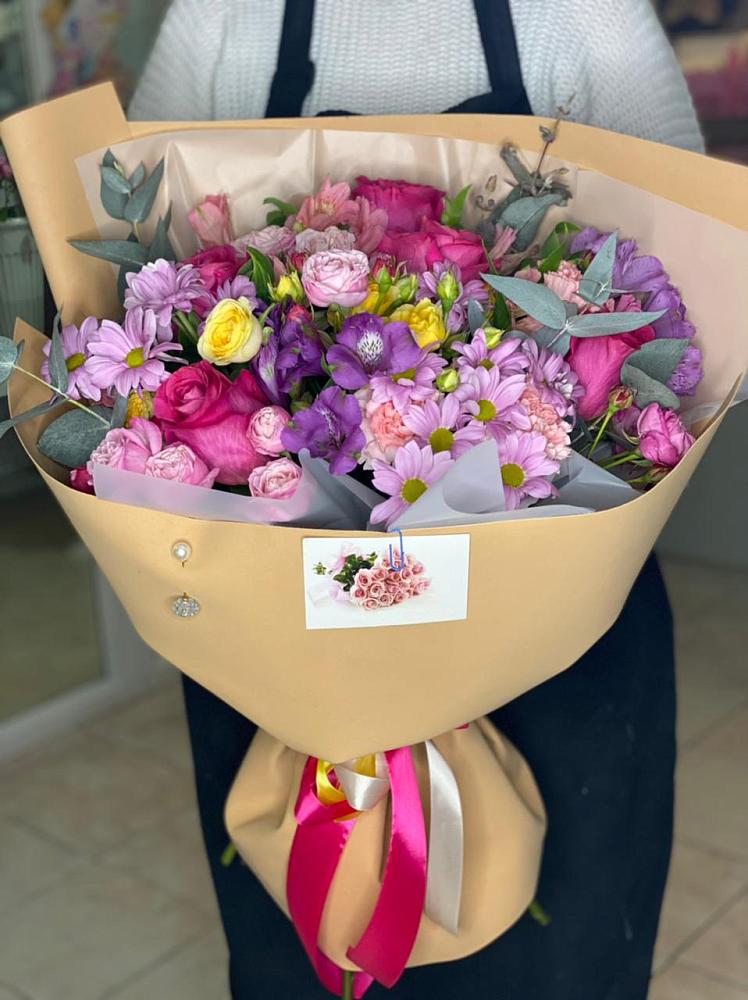 Букет цветов из: Хризантемы, Гвоздики и Альстромерии в Селезнево