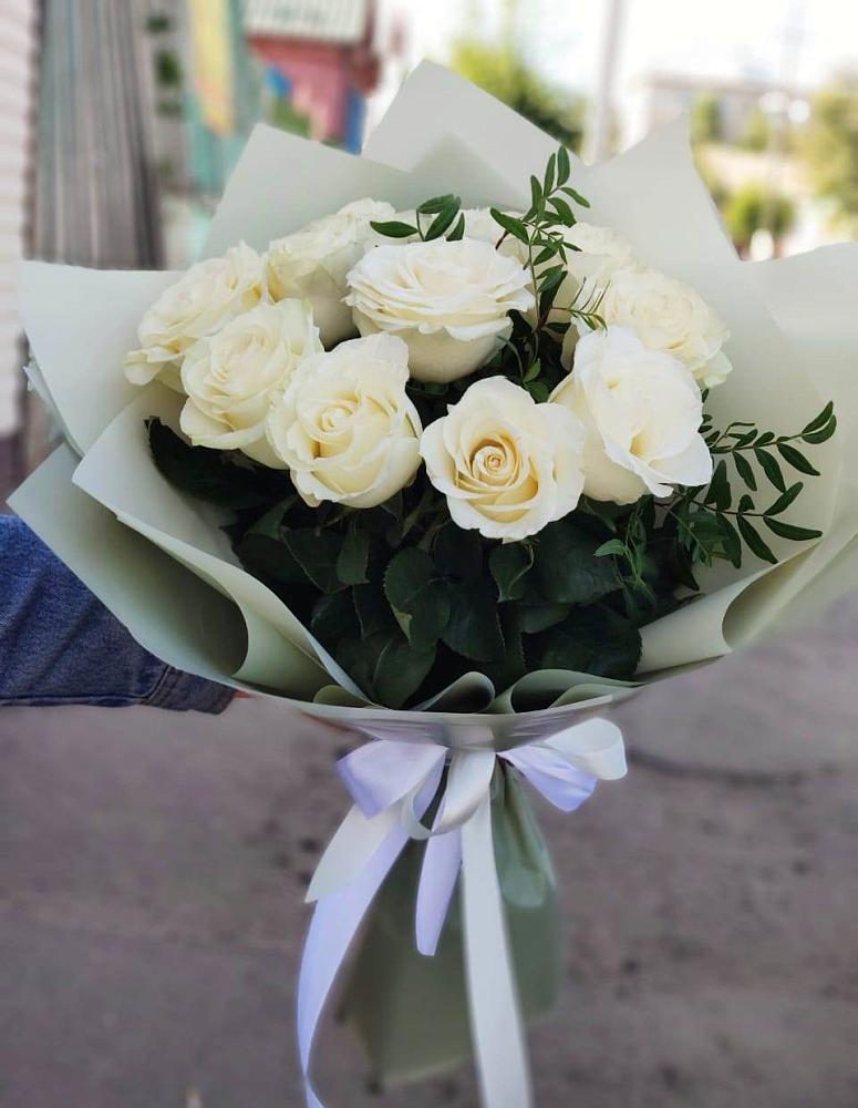 Букет Белые розы Проуд в Селезнево