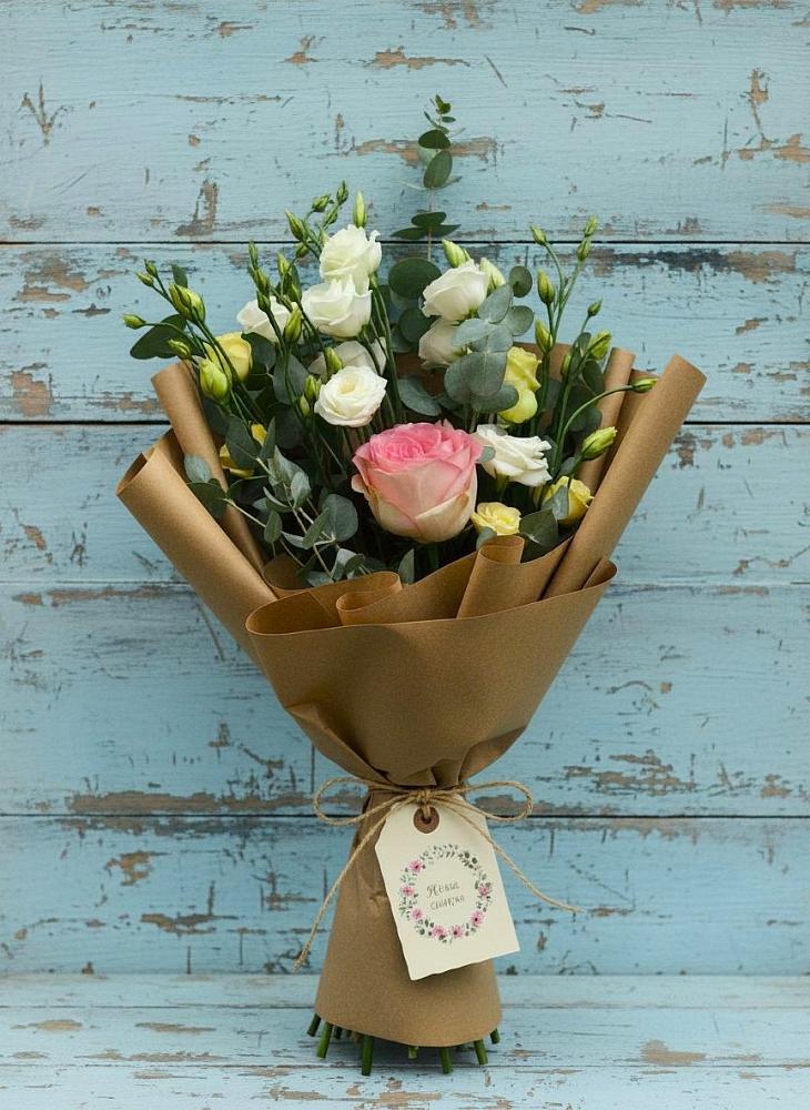 Букет цветов из: Розы и Лизиантусы в Селезнево