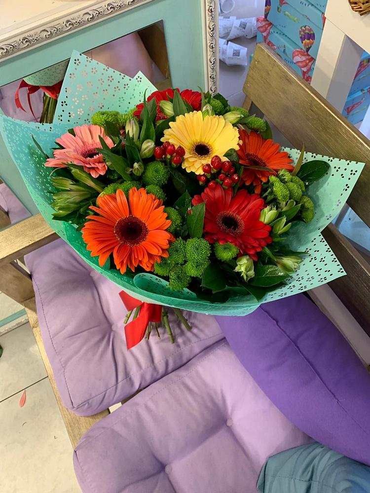 Букет цветов из: Герберы, Хризантемы и Альстромерии в Селезнево