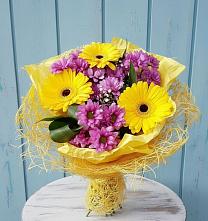 Букет цветов из:  Хризантемы и Герберы в Селезнево
