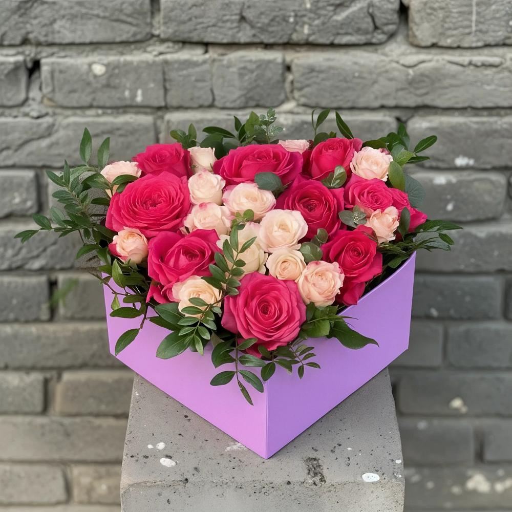 Цветочная композиция из Розы в коробке в Селезнево