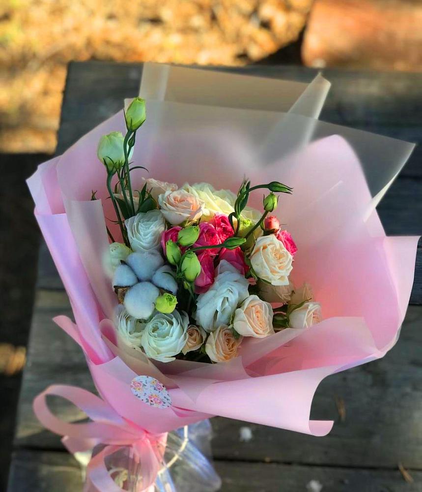 Букет цветов из: Розы и Лизиантусы в Селезнево