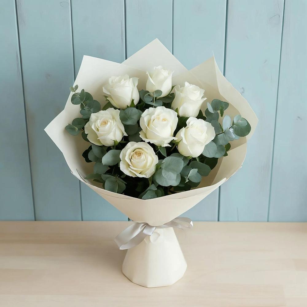 Букет Белые розы в Эвкалипте в Селезнево