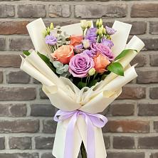 Букет цветов из:  Лизиантусы и Розы в Селезнево