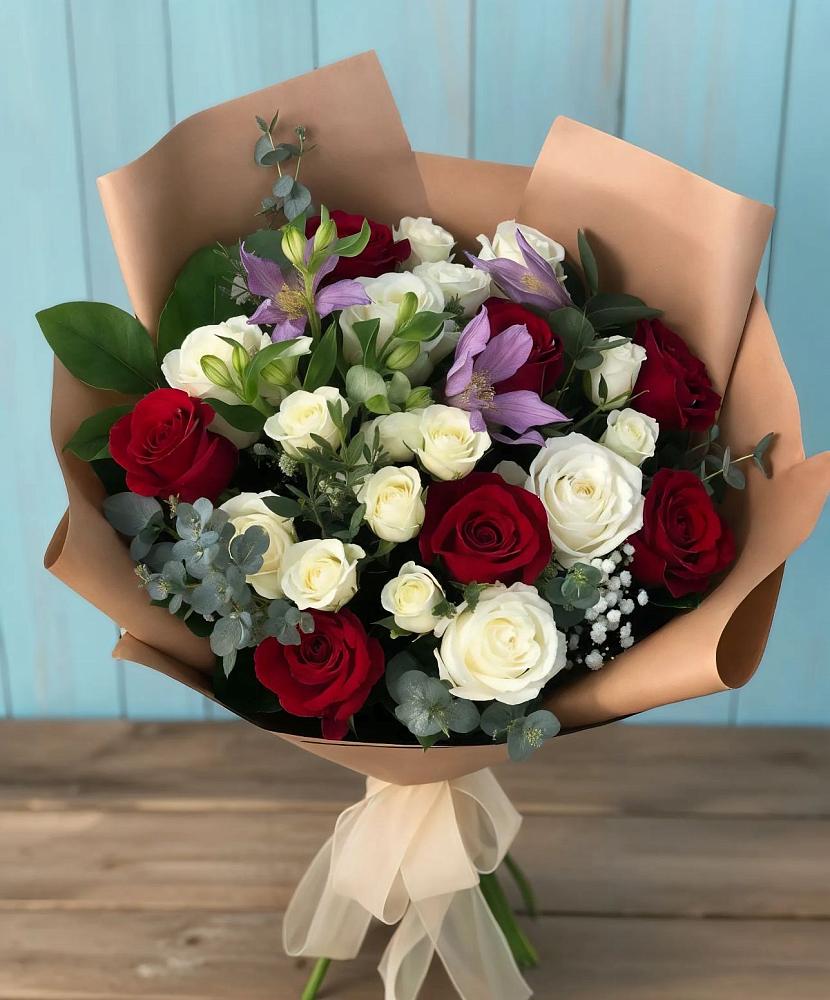 Букет цветов из: Розы и Альстромерии в Селезнево