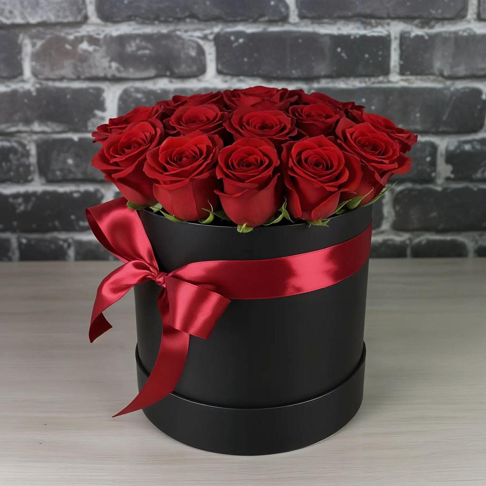 Цветочная композиция из Розы в шляпной коробке в Селезнево