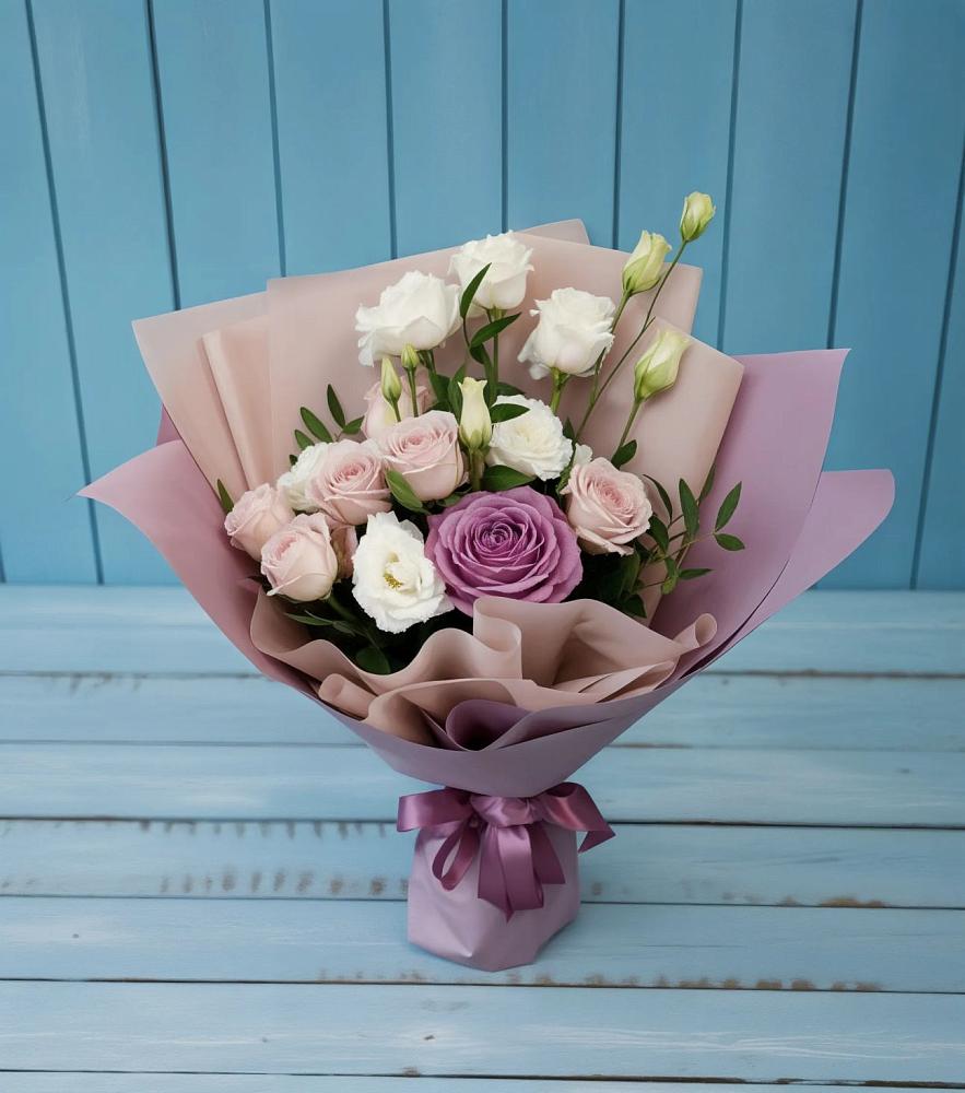 Букет цветов из: Розы и Лизиантусы в Селезнево